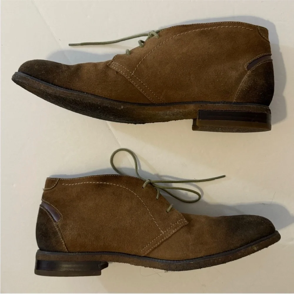 Johnston & Murphy Suede Chukka Boots